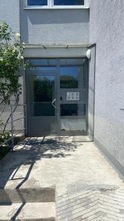 Maxwel twin room in flat with shared bathroom and kitchen 2 single beds Forest 5 minutes and playgrounds are 15 mins walking free tennis court - 3