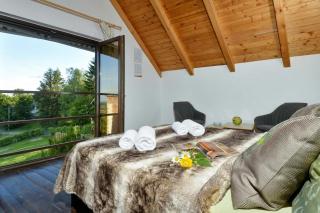 Twin Oasis Retreat with Pool & Spa - Happy Rentals - 3