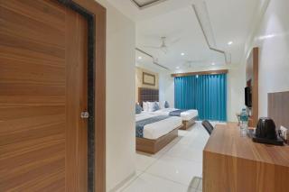 The Castle Crown - Hotel Royal Square, Ahmedabad - 1