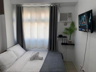 AMRS Condominium Unit Rental 1126 - 5