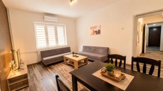 Cozy City Retreat Near Macedonia Square - 9