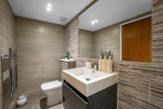 Cozy Flat - Zone 2 London - Underfloor Heating - Sleeps 5 - 8