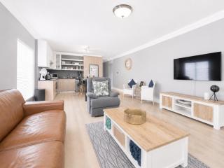 Coastal Hospitality - Beach Club 401 - 5
