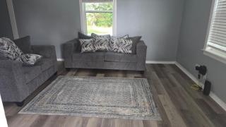Budget Friendly 1BR Farmhouse in Greenville - 7