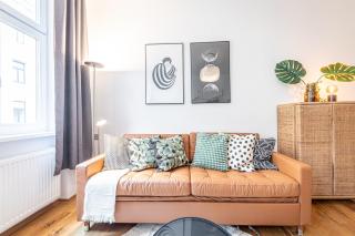 Style Meets Efficiency by JR City Apartments - 6