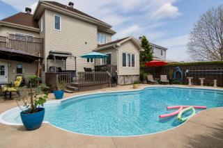 Villa proche de Montréal - Piscine - 4 ch - 10 pers - 9