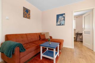 Spacious Apartment in Gdańsk with Balcony, Desk and Bathtub by Noclegi Renters - 0