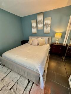 Maxine Manor - 3