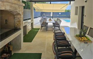 Gorgeous Home In Zminj - 8