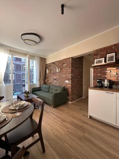 Old Town Brick Apartment - 7