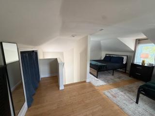 Oakland Beach Cottage - Sleeps up to 4 - 4