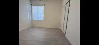 Upgrade Henderson guest suite sleep 3 free parking - 1