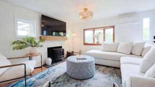 Spacious Cape Escape Near Rail Trail & Downtown - 8