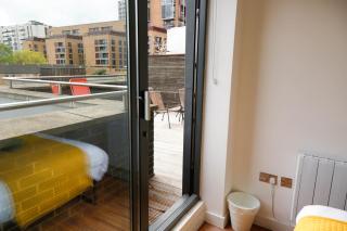 New Apartment with Terrace, Easy & Fast Access to Central London - Londra - 4