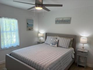 Barefoot Bungalow - 5