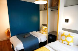 New Luxury Rooms in the Heart of London Next to Shops, Cafes, Bars & Metro with Shared Bathrooms - 3