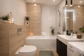 Premium Apartment near Manufaktura 2 Bathrooms & Underground Parking - 4