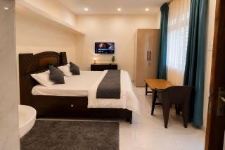 Home in Bhimtal, Staycation with WIFI, Parking - 0