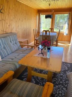 Cabin in deer enclosure, lake nearby - 3