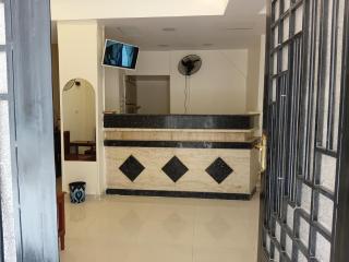 City Hotel - 8