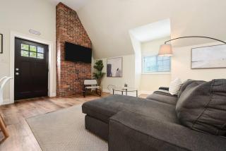 FREE Parking+Netflix+ Near Hospitals|Food|Shopping - 8