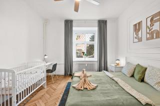 Elegant Old Town 2BR with Parking - 8