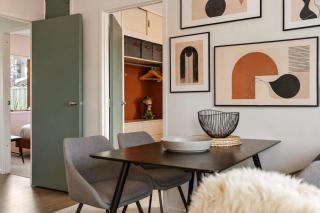 Stylish Retreat Near Titirangi Village & Walks - 7