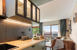 Stylish Retreat Near Titirangi Village & Walks - 1