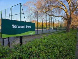 4 bedroom house 11minwalk W Norwood Station zone3 - 3