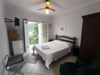 "Cantinho das serestas" em flats com piscina, sem café - 8