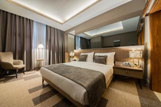 Four Mansions Hotel - 9