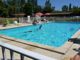 Mobil Home avec Terrasse pour 4 personnes - API-1-52-483 - 2