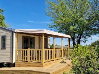 Mobil-home confortable pour 2 personnes avec cuisine équipée - API-1-52-1259 - 2