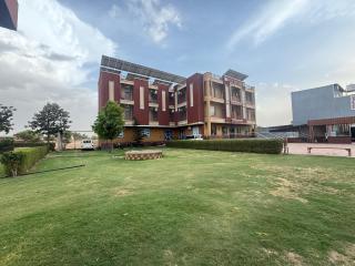 Amar mahal hotel and restaurant - 3