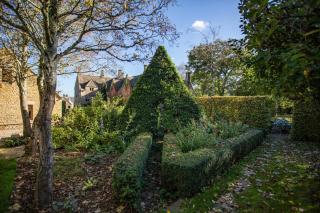 Clapton Manor Cottage - 1