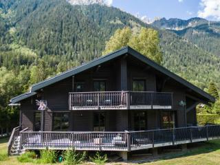 Demi-chalet familial à Chamonix - 8 pers, parking, WiFi - FR-1-343-227 - 2