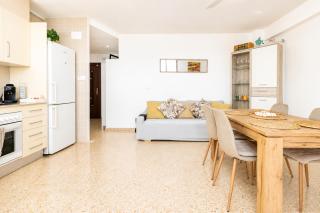 Isola Beachside Apartment - 6