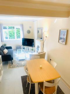 2-Bedroom City Apt with Roof Top Garden - 6
