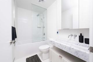 Modern 1BR Escape in Prime Yorkville - 8