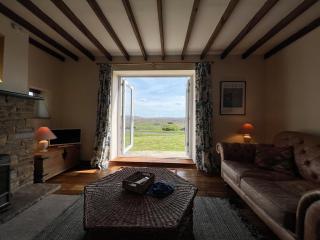 Farmhouse with stunning moorland views - 9