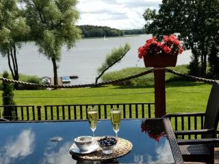 Comfortable home on the shores of a lake - 0