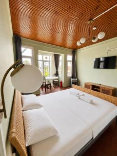i1 Studios by Tram with Seaview, Jacuzzi Rooms - 6