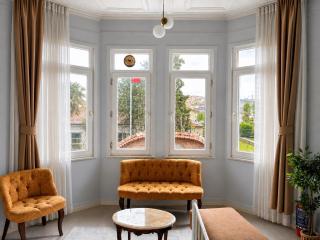 i1 Studios by Tram with Seaview, Jacuzzi Rooms - Istanbul - 0