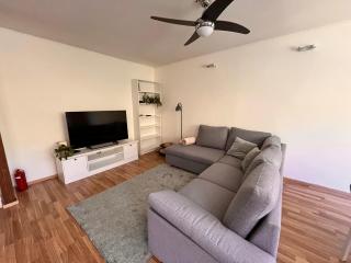 Leisi Forest View Apartment - 9