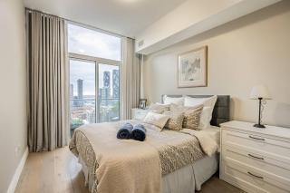 Luxury Downtown Penthouse- Breathtaking Views - 6