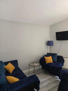 The Reading three bedroom chalet with gardens, suitable for contractors - 7