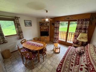 Appartement cosy 2 chambres avec balcon sud/est, parking, garage - 6 personnes - FR-1-198-140 - 7