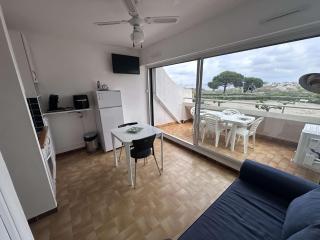 Studio Cabine Climatisé 4 Pers - Port Camargue avec Parking - 6
