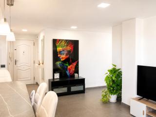Seaside Apartment Retreat - 8