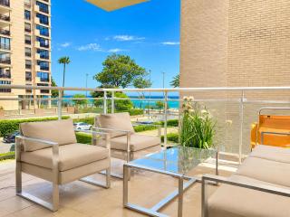 Seaside Apartment Retreat - 8